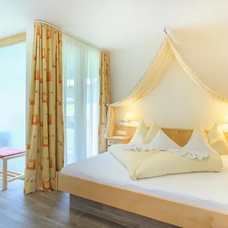 Hotel Silbertal Self-Checkin فندق