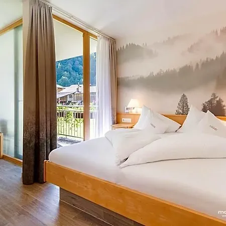 Hotel Silbertal Self-Checkin فندق