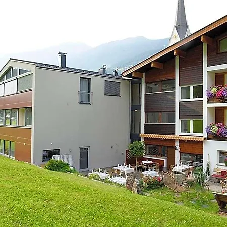 Hotel Silbertal Self-Checkin فندق